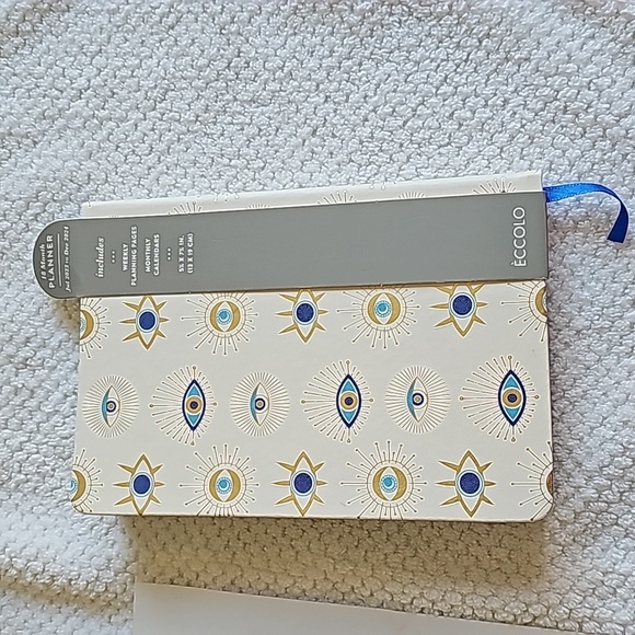 18 MONTH PLANNER - Picture 7 of 8